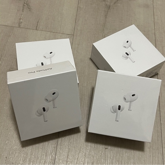 AirPods Pro (2nd Generation) - Picture 3 of 3